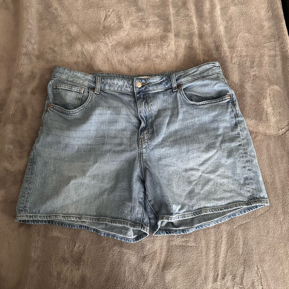 H&M High Waisted Classic Denim Women's Shorts